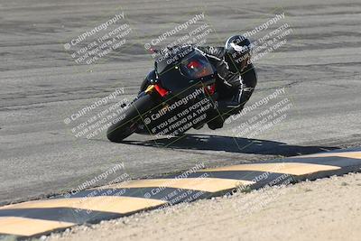 media/Oct-13-2025-Moto Forza (Mon) [[a66d839500]]/3-B Group/Session 2 (Bowl)/